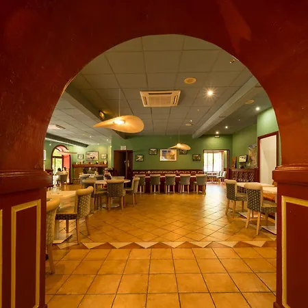 Hotel La Bonne Auberge-2