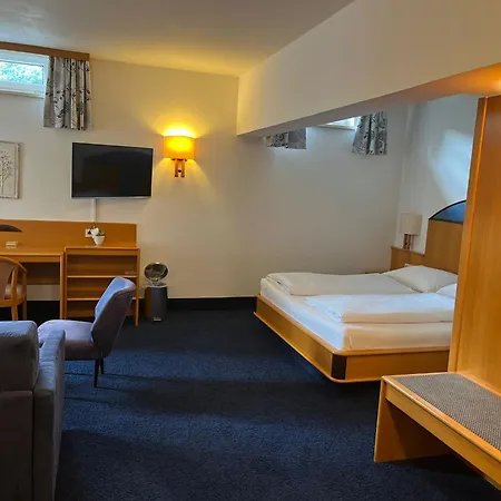 Gasthof-Hotel Goldenes Schiff-2