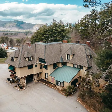 Stonehurst Manor Breakfast & Dinner Included-3