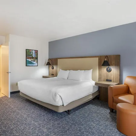 Best Western Plus A Wayfarer'S Inn & Suites-2