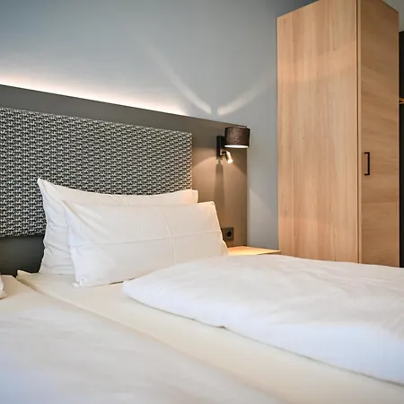 Hotel Mainblick Garni-3