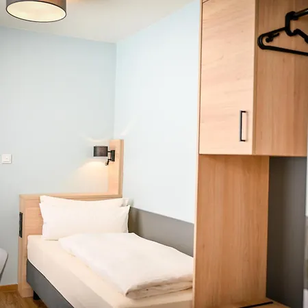 Hotel Mainblick Garni-3