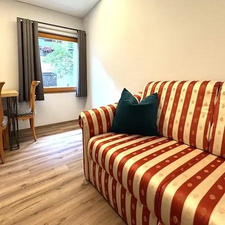 Glacier Rock Guesthouse Ex Pension Dangl-3