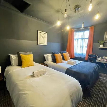 Blue Skye Guest House 8-2