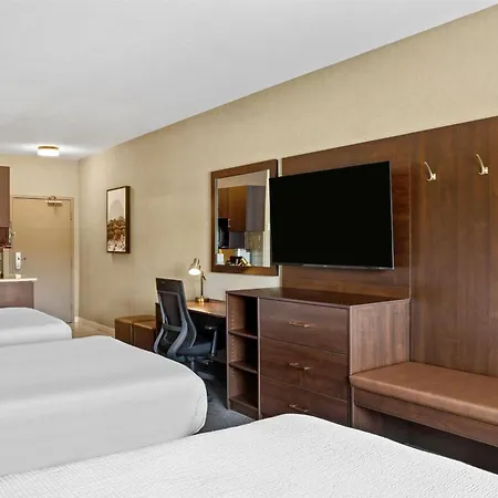 Ramada By Wyndham Drumheller Hotel & Suites-3