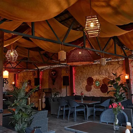 Gipsy Village Park Hotel-2