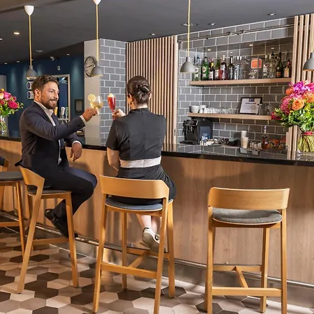 Holiday Inn Express Geneva Airport By Ihg-2