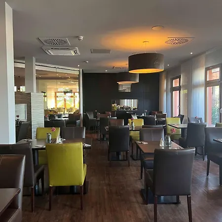 Classik Hotel Magdeburg-3