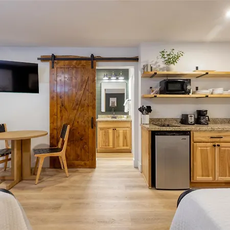 Timberlodge Inn-3