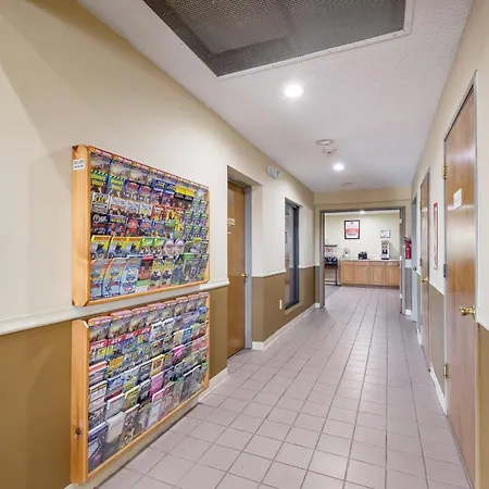 Econo Lodge Inn & Suites Knoxville East-3