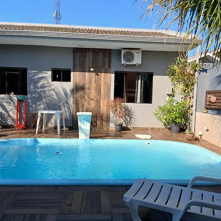 Edicula Com Um Quarto Banheiro E Piscina E Lazer-3