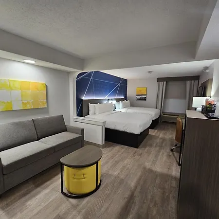 Comfort Inn & Suites Saint Louis Lafayette Square-2