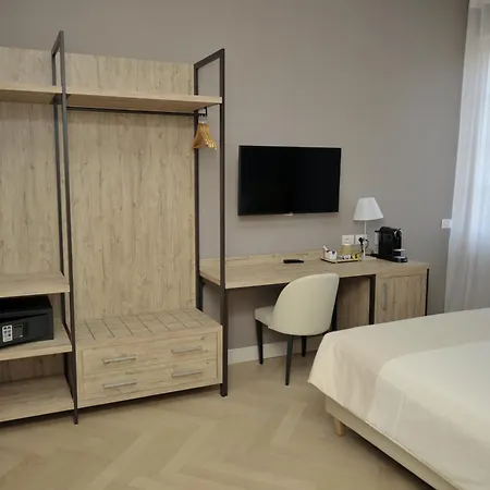 Bergamo Inn 43-2