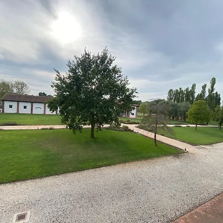 Agriturismo con piscina immerso nella natura La Bisa-2