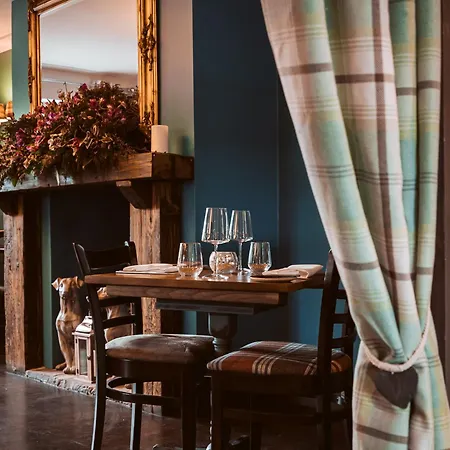 Bulls Head - Holymoorside-3