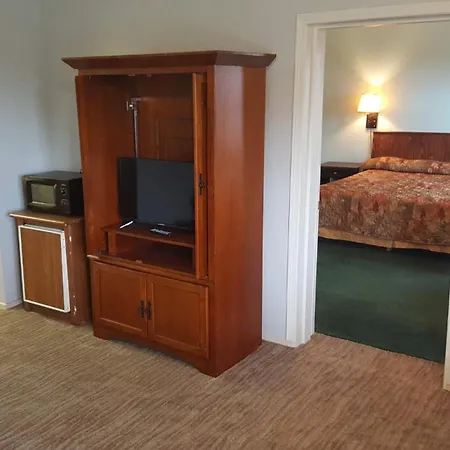 Lake Eufaula Inn & Suites-3