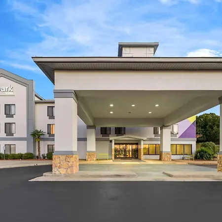 Spark By Hilton Tuscaloosa University-3