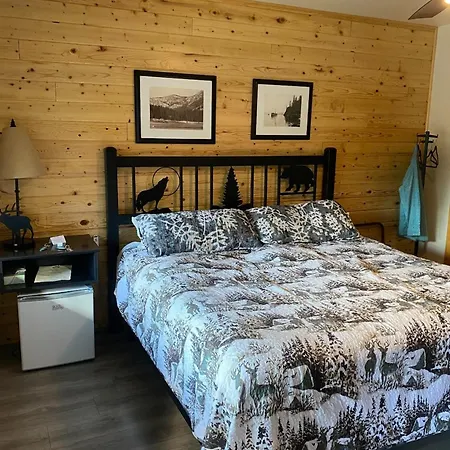 Creekside Lodge-3