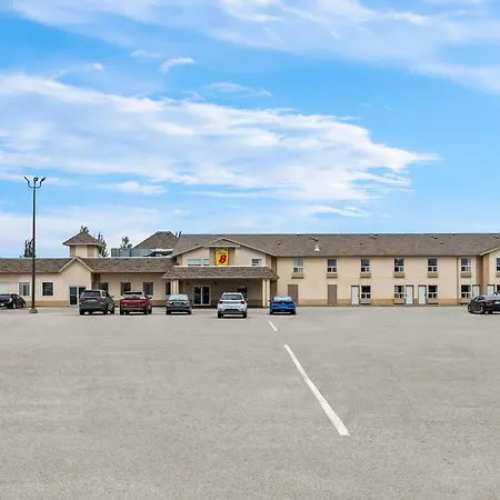 Super 8 By Wyndham Meadow Lake-3