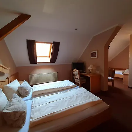 Restaurant&Hotel Zur Falkenhöhe-2