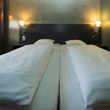 Comfort Hotel Runway-3