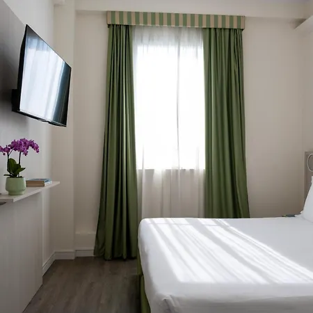 Hotel Embassy-2