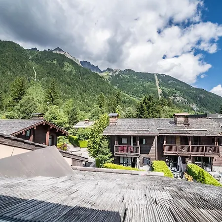 Eden Hotel, Apartments And Chalet Chamonix Les Praz-3