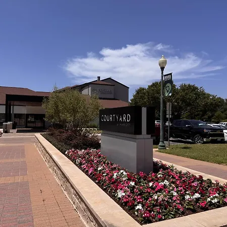 Courtyard By Marriott Waco-2