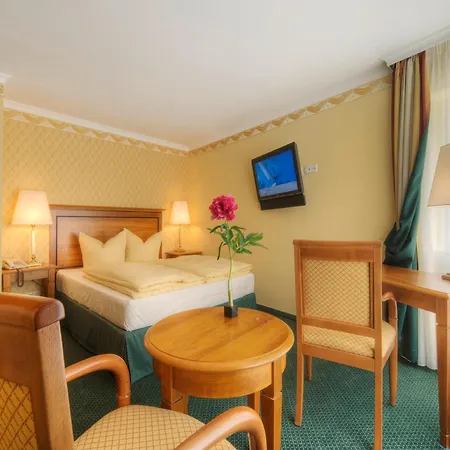Romantik Hotel Der Adelshof-3