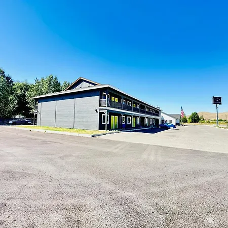 The Beaverhead Lodge-3