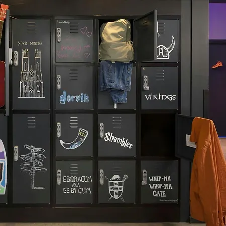 Moxy York-2