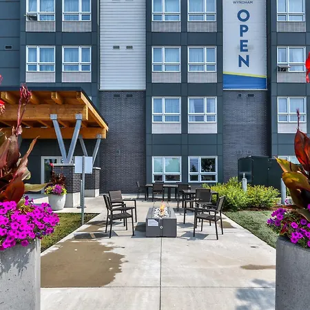 Microtel Inn & Suites By Wyndham Kanata Ottawa West-2
