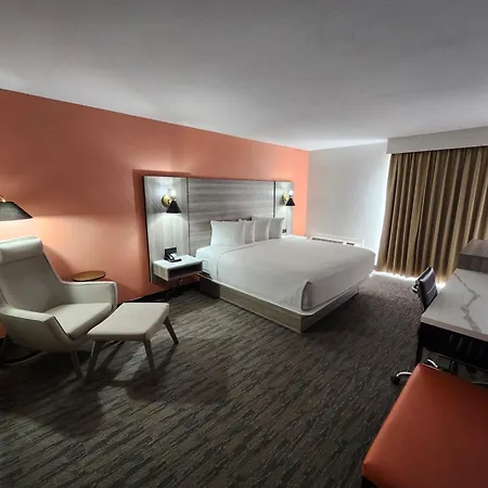 The Grand Inn Peoria-3
