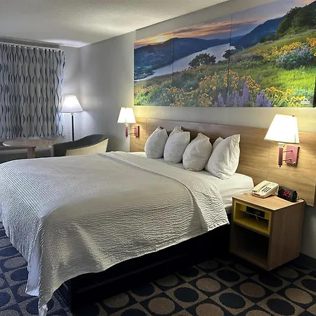 Days Inn By Wyndham Byron-3