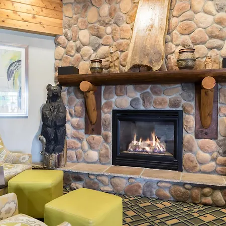 White Pine Inn & Suites-3