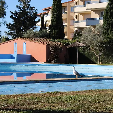 T3 duplex malibu village pass piscine en supplément 2 a 8 personnes-3