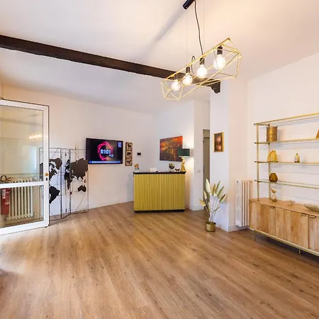 Domino Hotel-2