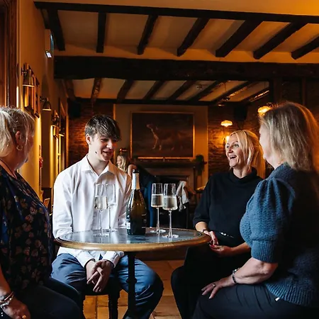 Eliot Arms-2