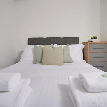 The Ashcroft Studios & Apartments With Free Parking-2