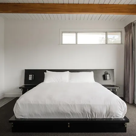 Hollywood Hills Hotel-2