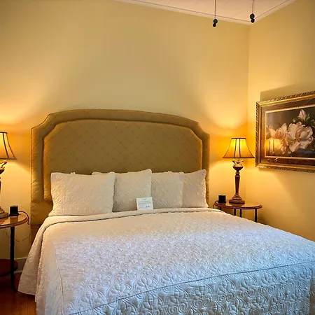 Anchuca Historic Mansion & Inn-3