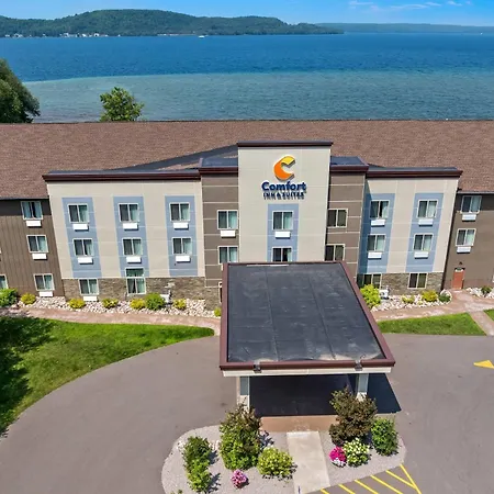 Comfort Inn & Suites Munising-Lakefront-3