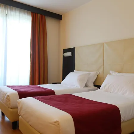 Raya Hotel-2