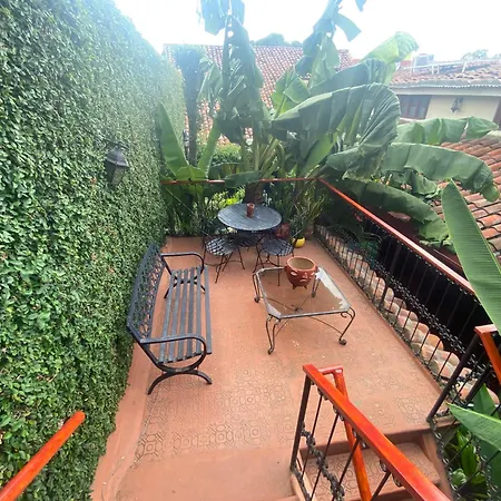 Hostal Fuente Castalia, B y B-2
