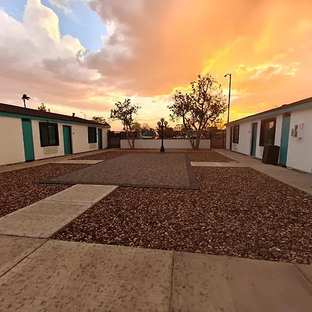Casa Blanca Inn And Suites-3