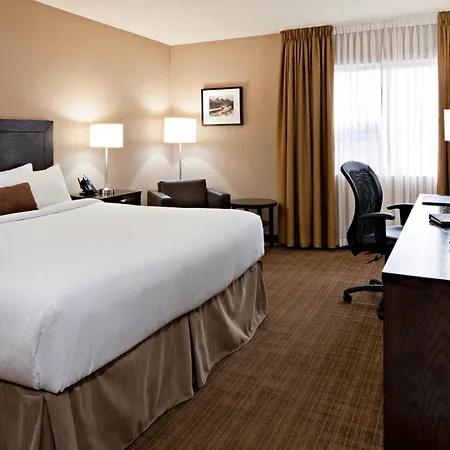 Delta Hotels Calgary Airport In-Terminal-3