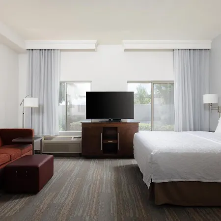 Hampton Inn & Suites Palmdale-2