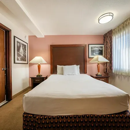 District Hotel By Oyo Portland Convention Center-3