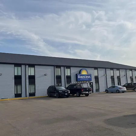 Days Inn & Suites By Wyndham Bloomington/Normal Il-2