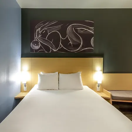Ibis Queretaro-3